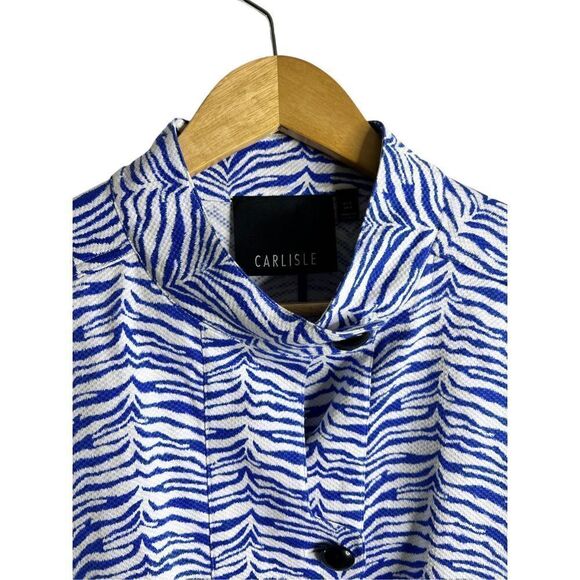 Carlisle Animal Print Safari Blazer Button Down Jacket
Blue & White Size 4 Small - Picture 2 of 7